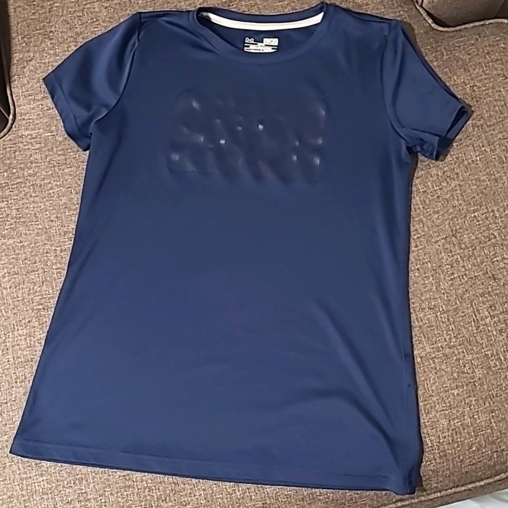 Under Armour tshirt